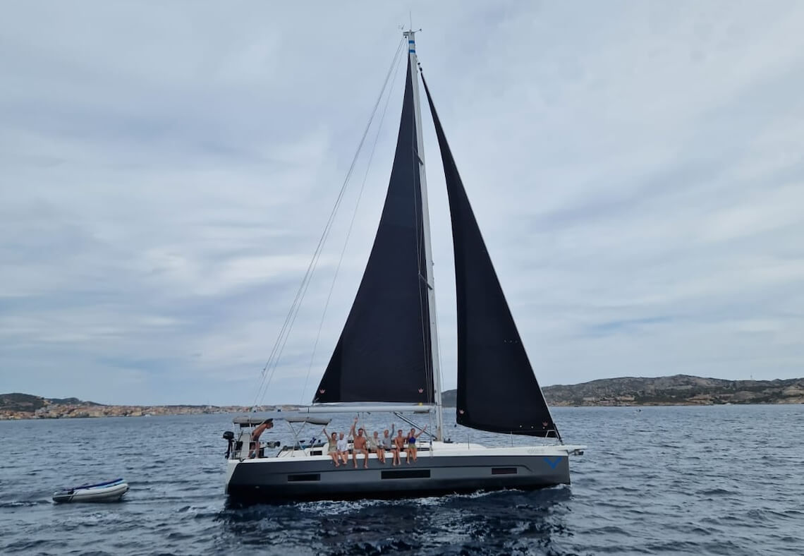 Flottielje zeilen in Sardinië
